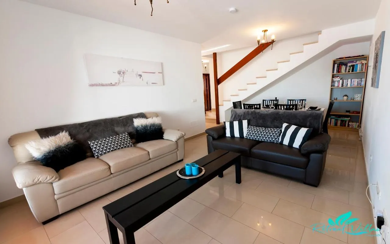 3-Bed Villa Close To Town Casa Minstrel Playa Blanca