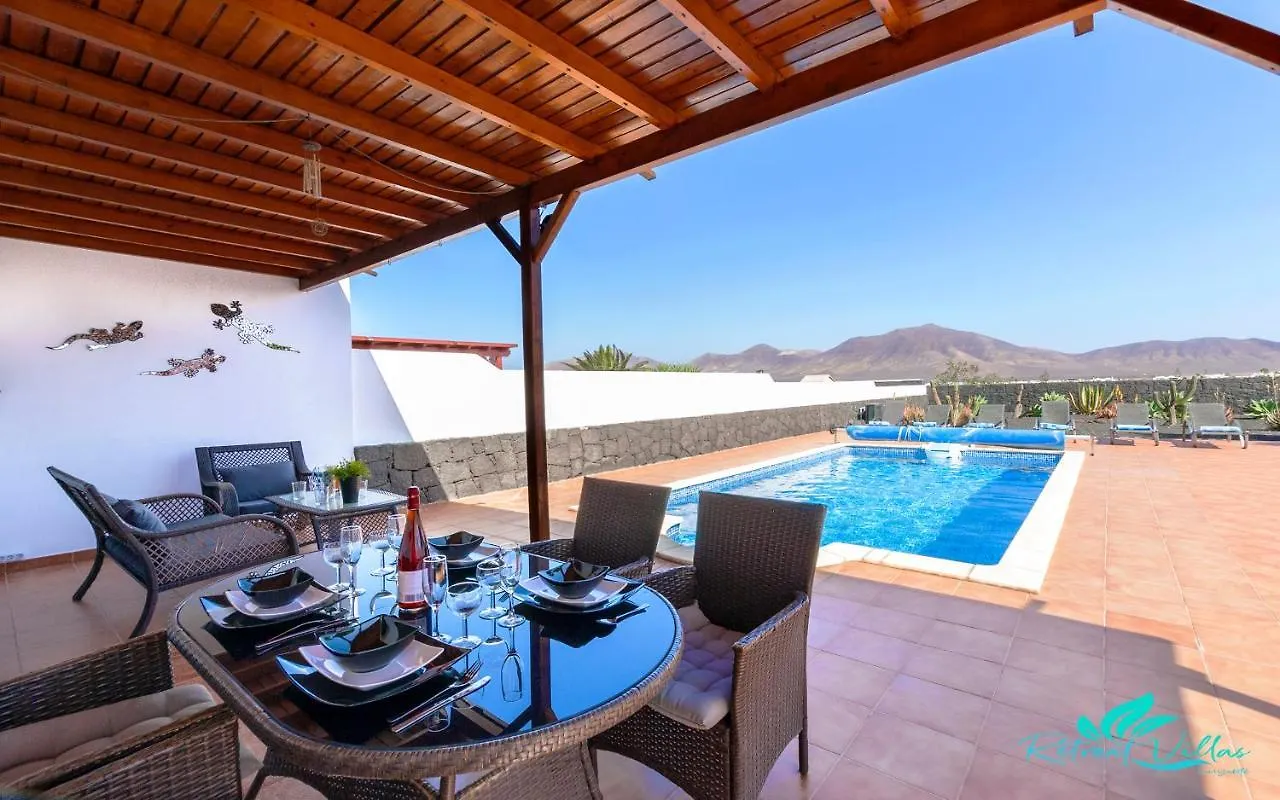 3-Bed Villa Close To Town Casa Minstrel Playa Blanca  Spain