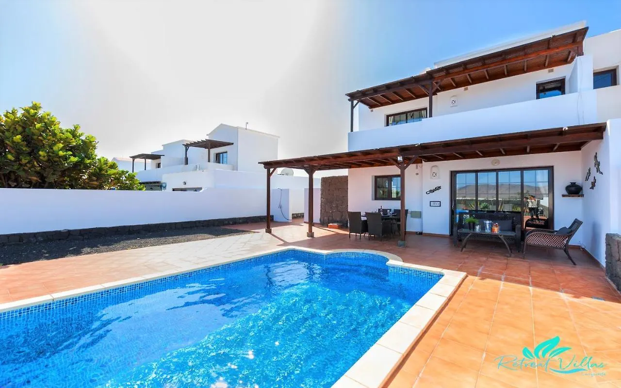 3-Bed Villa Close To Town Casa Minstrel Playa Blanca