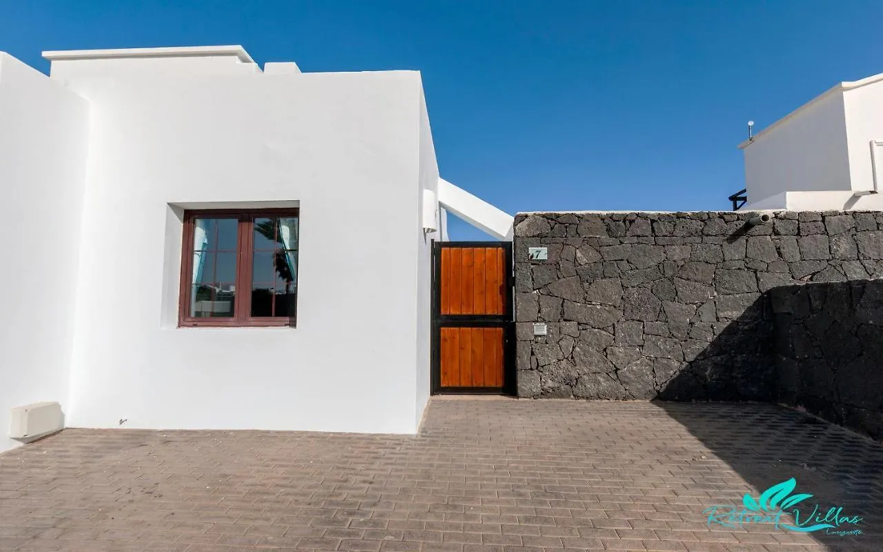 3-Bed Villa Close To Town Casa Minstrel Playa Blanca